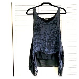 ❌[SOLD]❌ Two layer navy and black top